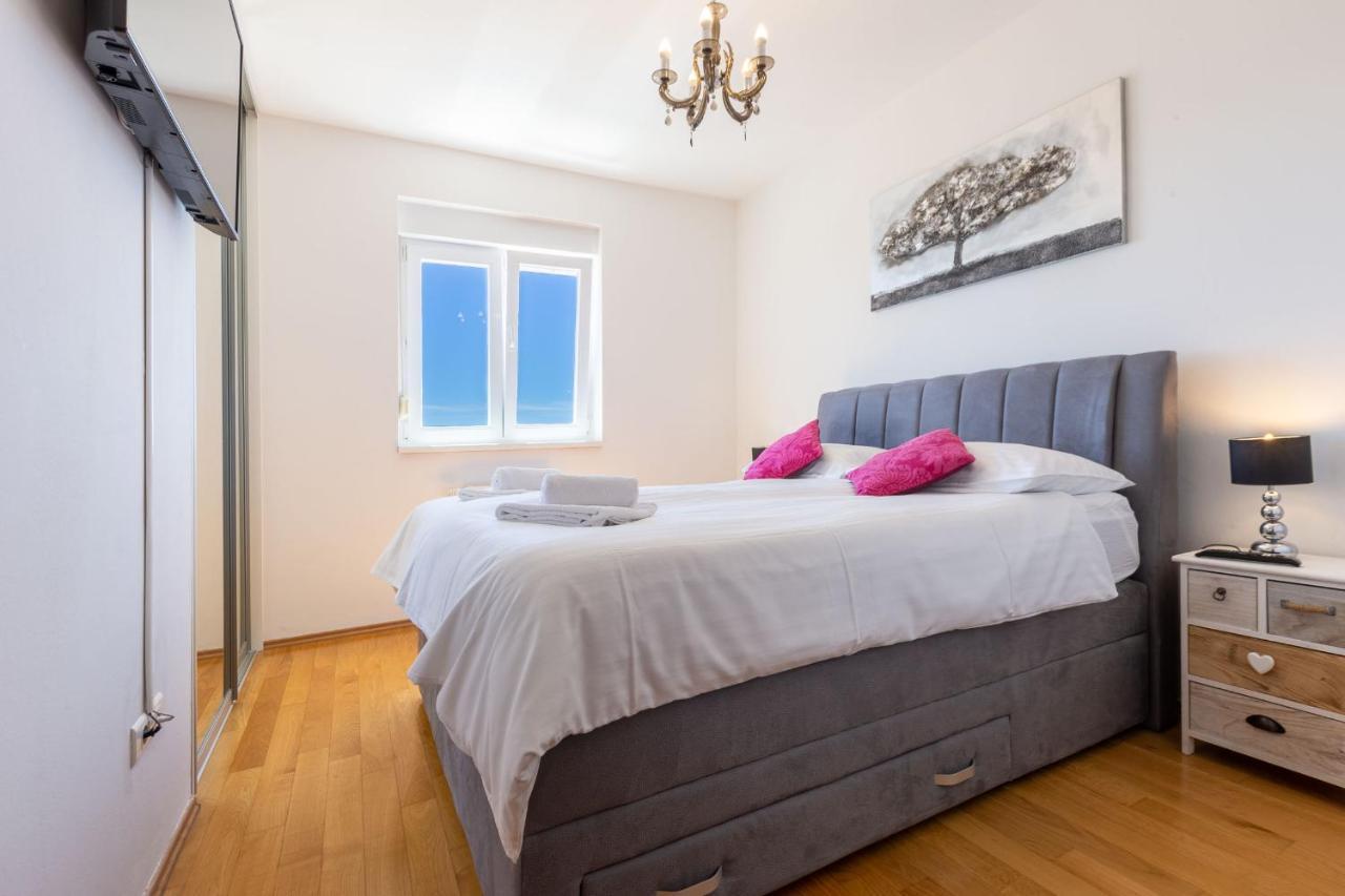 Jadran Apartment With Balcony And Parking Garage Задар Екстериор снимка